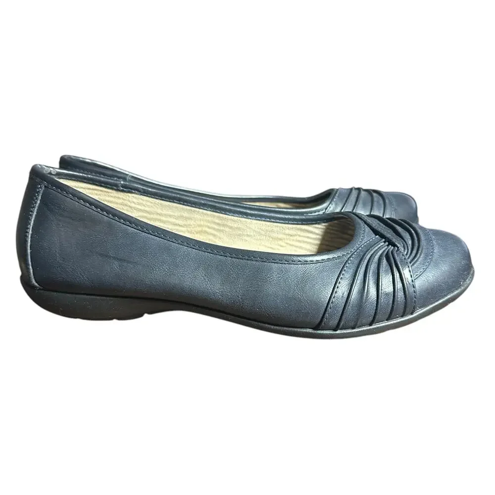 White Mountain Black Leather Flats Size 8.5 Slip On Comfort